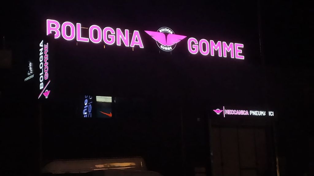 Insegna Luminosa Bologna Gomme