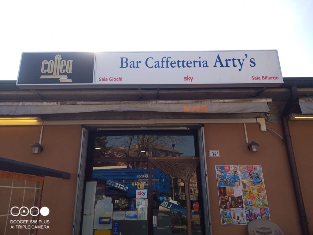 Insegna Bar Caffetteria Arty's